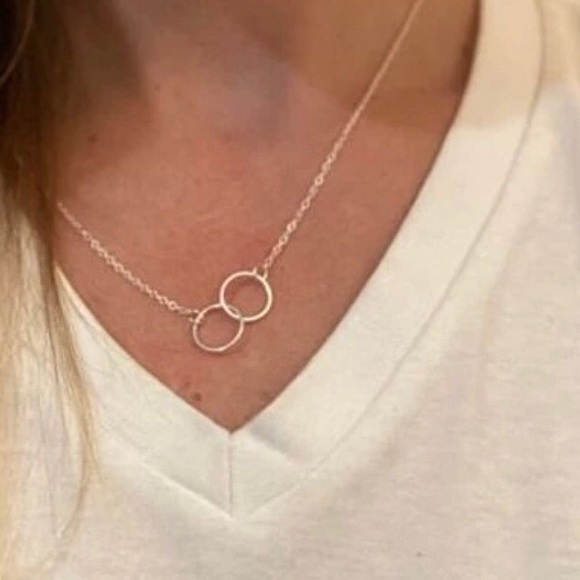 New Double Circle Pendant Choker Necklace - Picture 3 of 5